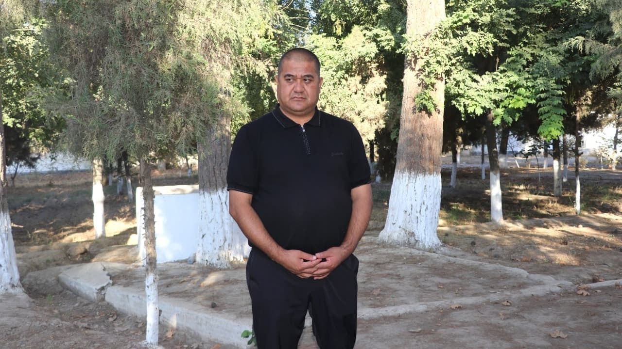 Surxondaryo viloyati Sho‘rchi tumani hokimi Akbarali Eshmirzayev paxta topshirish rejasiga bag‘ishlangan yig‘ilishda fermerlarni bo‘ralab haqorat qilgani ayt…